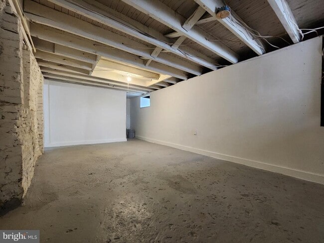 Building Photo - 4244 Clay St NE
