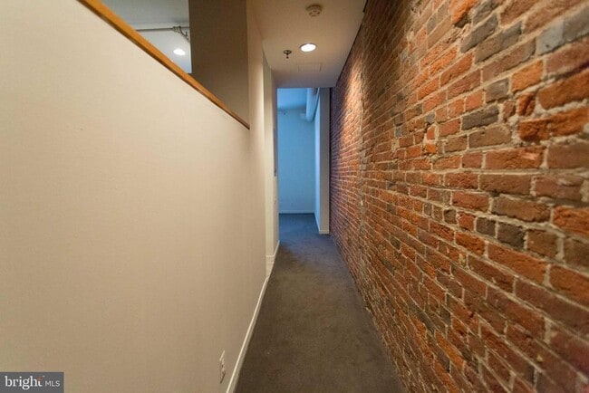 Building Photo - 132 Arch St