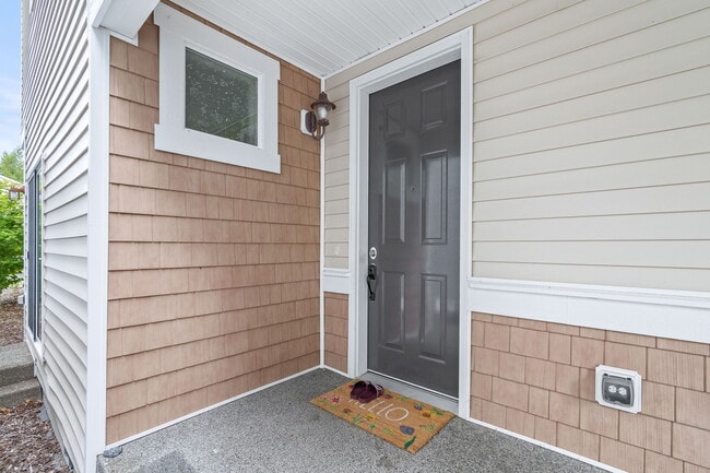 Building Photo - 4127 McKinley St NE