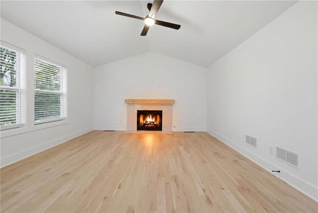Building Photo - 230 Pinebridge Ct