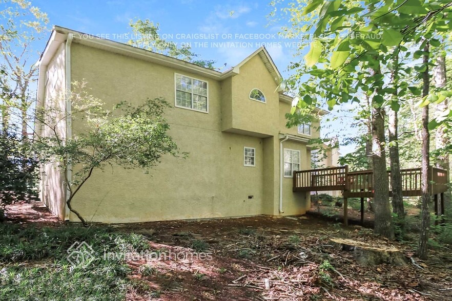 Building Photo - 225 Hunters Chase
