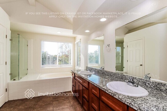 Building Photo - 6102 Cameo Dr