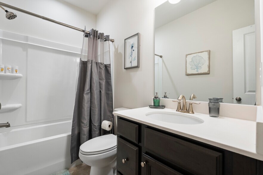 Building Photo - 1554 Ridgebrook Downs