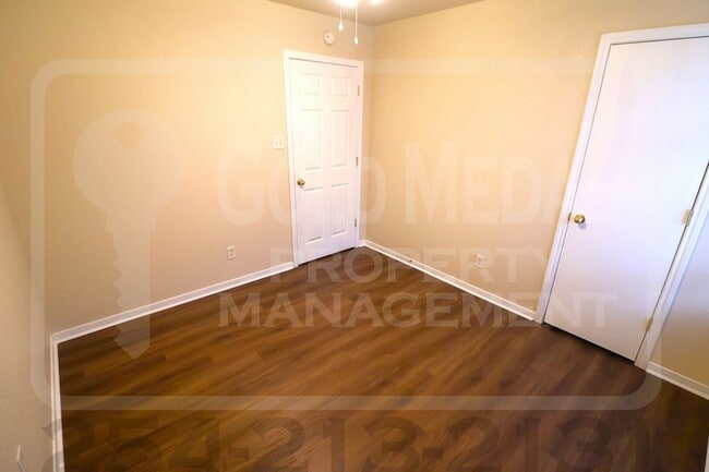 Building Photo - 1720 Aztec Trce