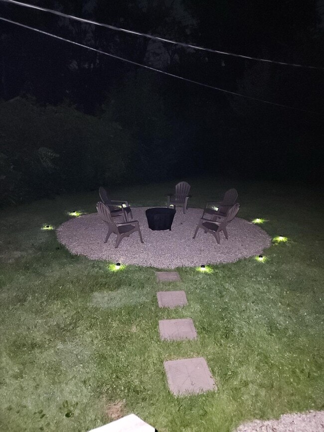 Building Photo - 2464 Greenfield Rd