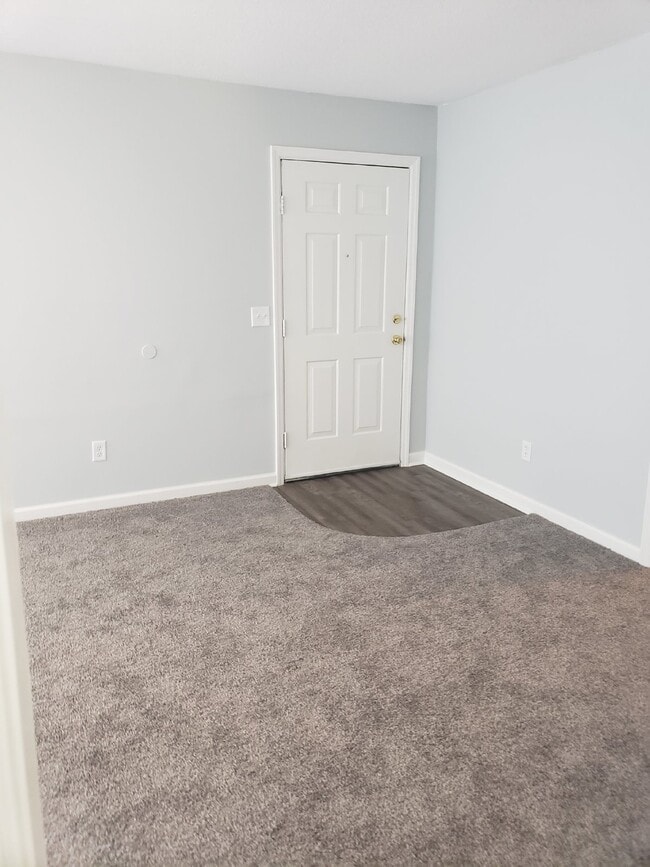 Building Photo - House for Rent