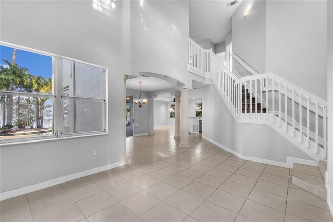 Building Photo - 6425 SW 164th Ave