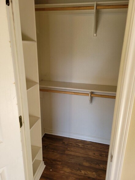 Building Photo - AUGUST 2026 PRE-LEASE!!  Adorable 4 Bedroom 2 Bathroom Home