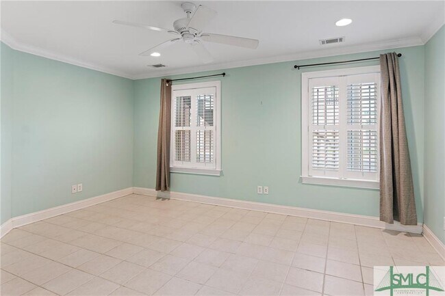 Building Photo - 301 W Taylor St