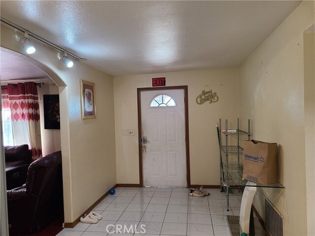 Building Photo - 11685 Holmes Ave