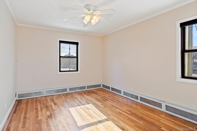 Building Photo - 65 W Broadway