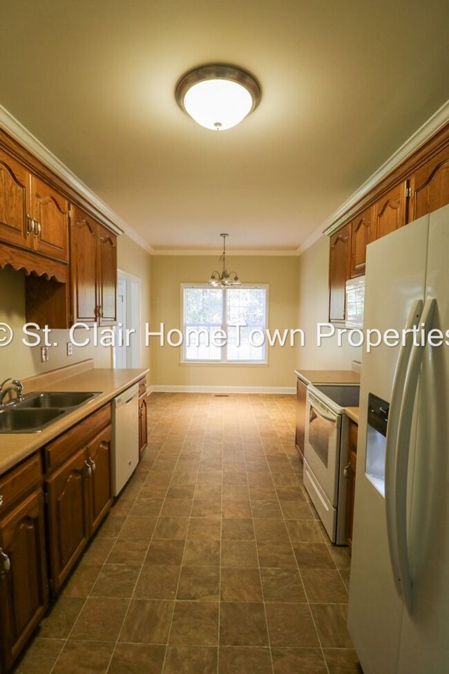 Building Photo - Great Family Home