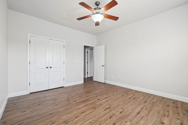 Building Photo - 3808 Fairhill Point