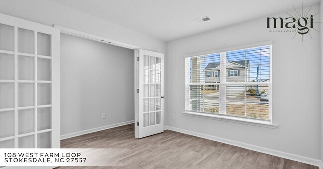 Building Photo - 108 W Farm Lp