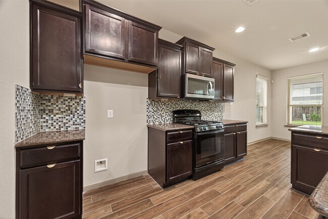 Building Photo - 2510 Shady Falls Ln