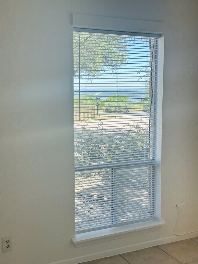 Building Photo - 1008 Clayton Nolen Dr