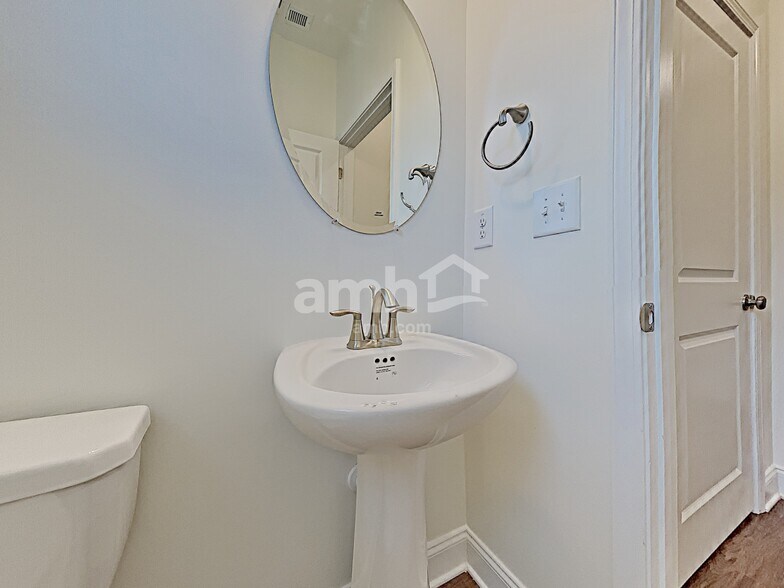 Building Photo - 5020 Franks Creek Way