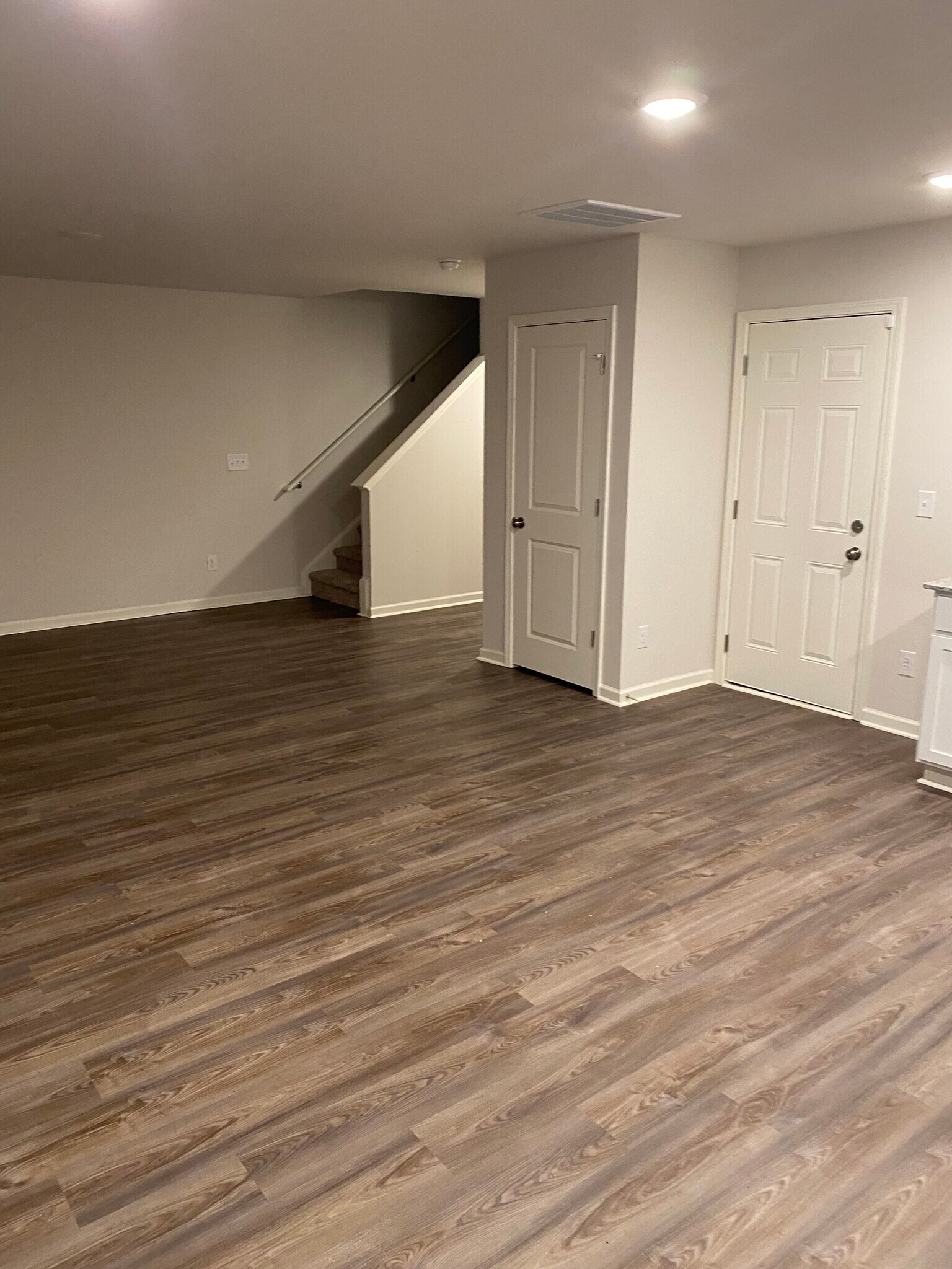 Building Photo - 427 Silo Ct