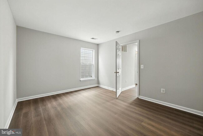 Building Photo - 4705 Manor Dr