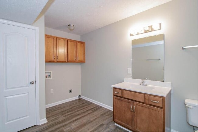 Building Photo - 1640 Golf Club Ln