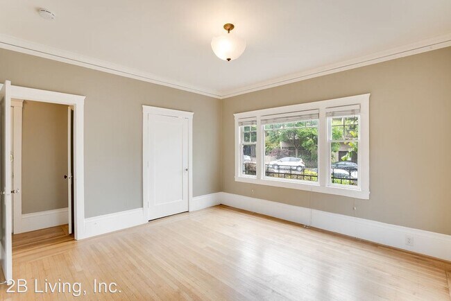 Building Photo - 333 Park View Terrace