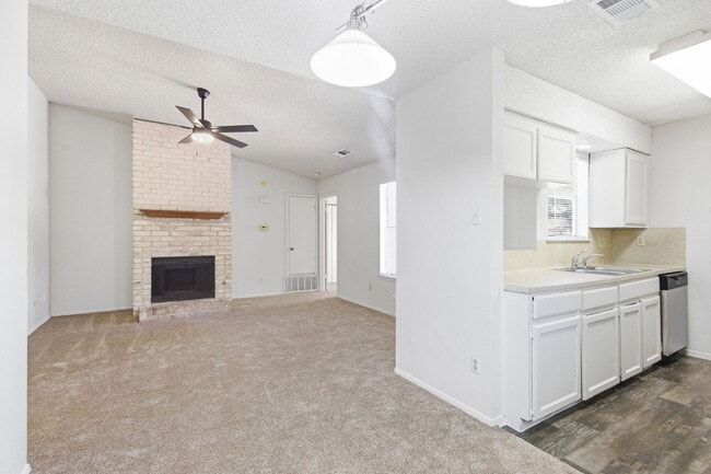 Building Photo - 12805 Tomanet Trail