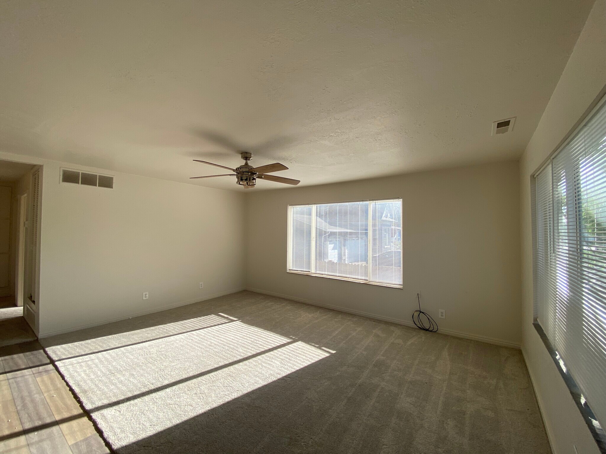 Building Photo - 844 E 2700 S
