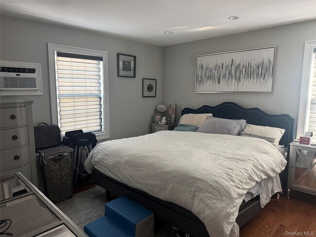 Building Photo - 614 Monroe Blvd