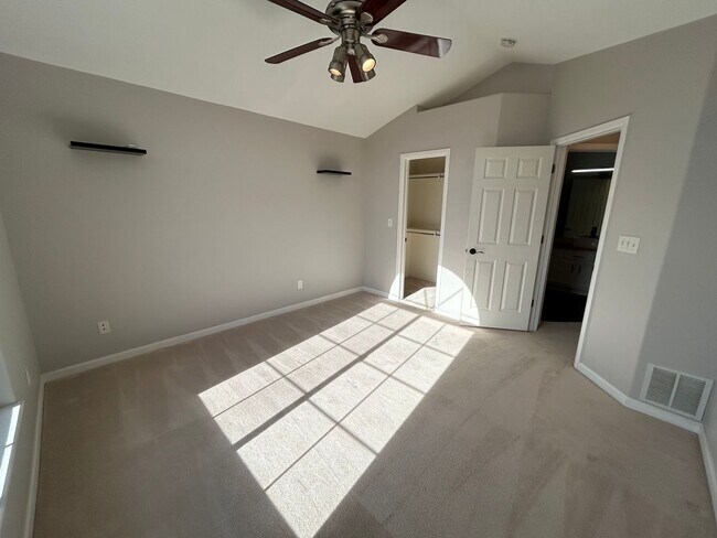 Building Photo - Low-Maintenance Luxury with Community Perks