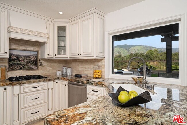 Building Photo - 6497 Country Club Dr