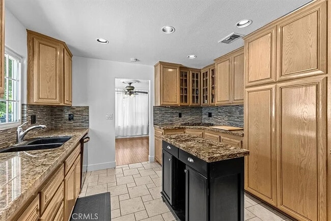 Building Photo - 228 Jacaranda Pl