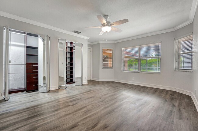 Building Photo - 10080 NW 53rd Ct