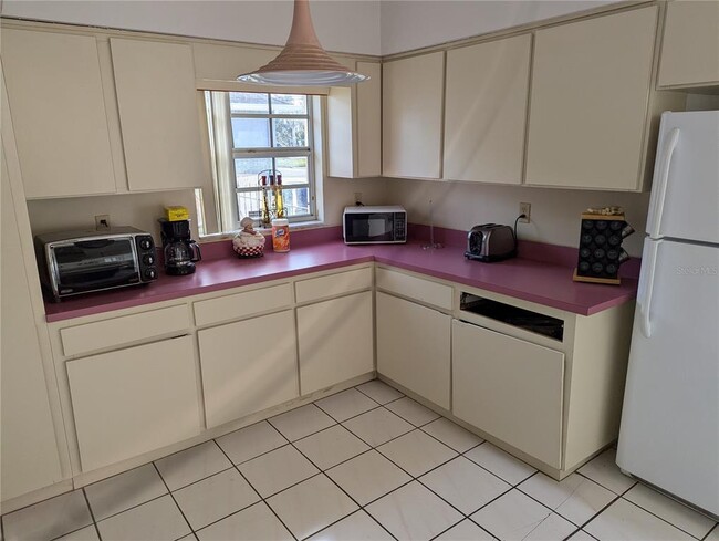 Building Photo - 1107 W Coral St