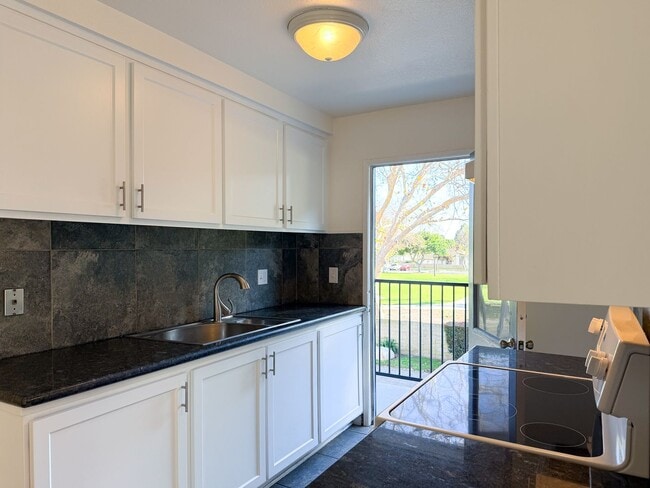 Building Photo - Ventura | 2 Bed + 1 Bath | Shenandoah Penthouse