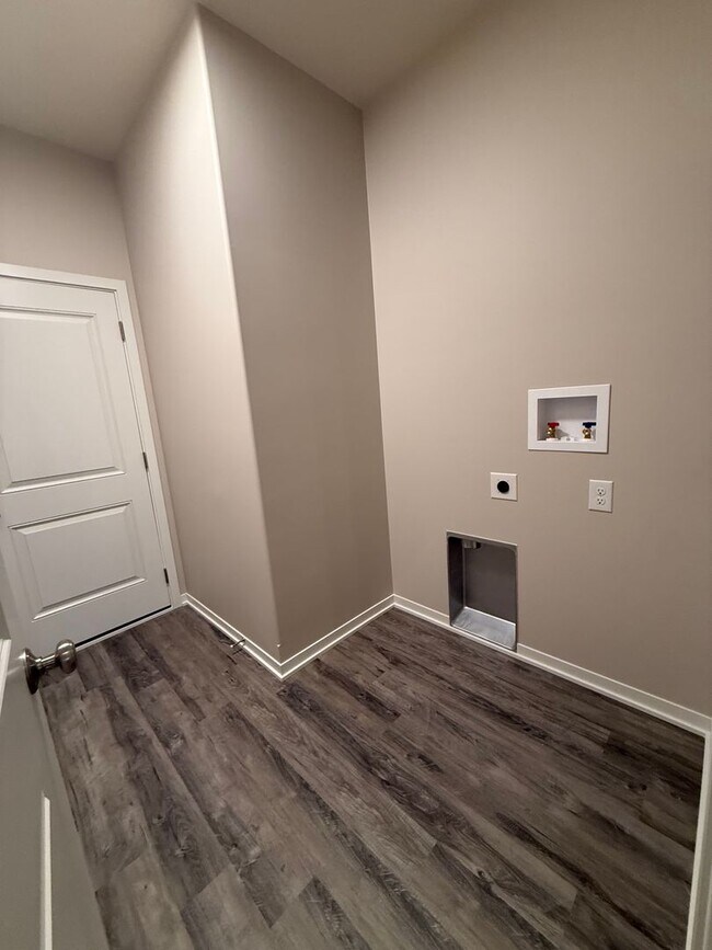 Building Photo - New Construction 3 bedroom/3 bath townhome in South Lincoln