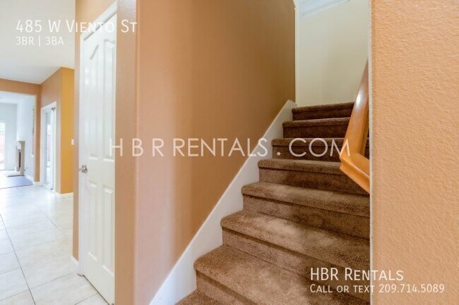 Building Photo - 485 W Viento St