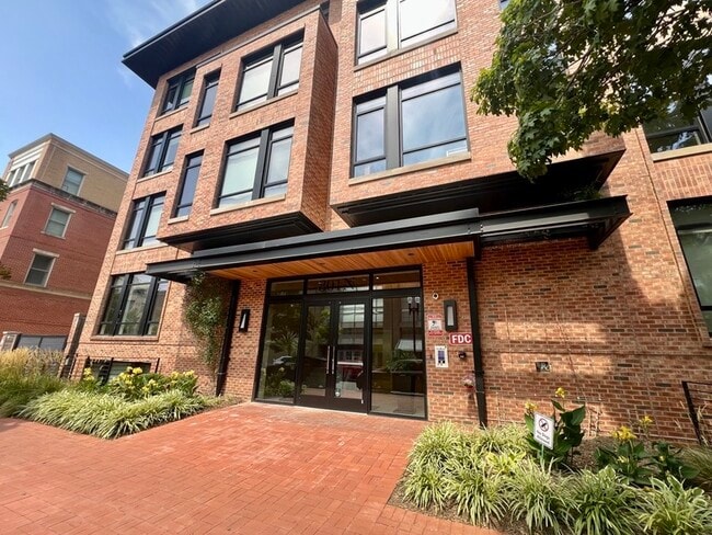 Building Photo - 801 N St NW