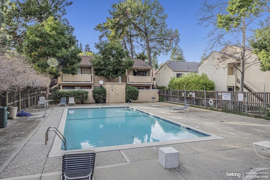 Building Photo - 3025 Kaiser Dr