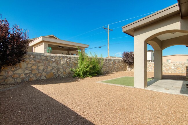 Building Photo - Eastside Beautiful 3 bed/2 baths for RENT