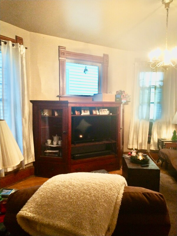 Building Photo - 2519 N Bartlett Ave