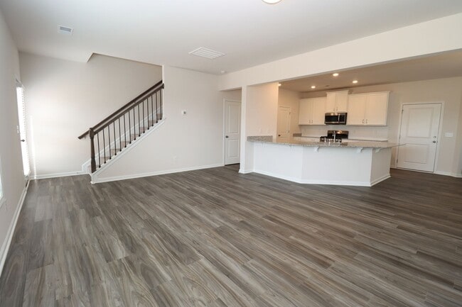 Building Photo - Spacious 3BR Home with Community Pool!