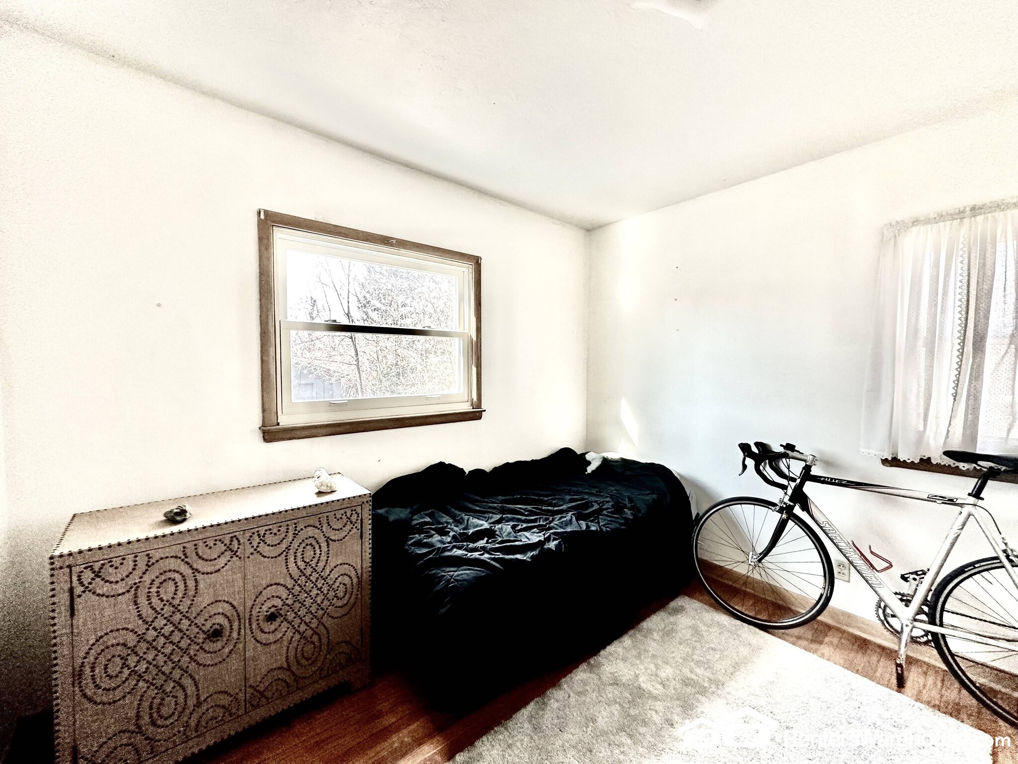 Building Photo - 3006 Fleur Dr