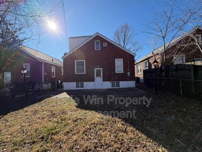 Building Photo - 3915 Itaska St