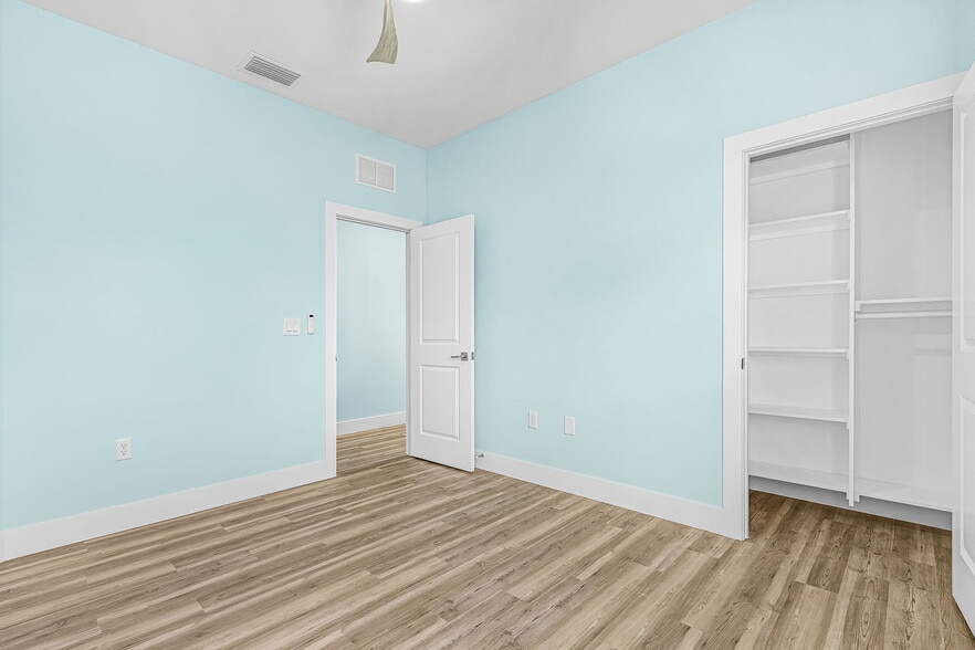 Building Photo - 7244 David Blvd