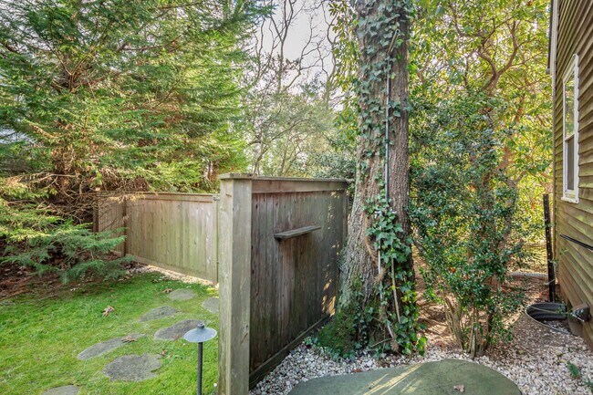 Building Photo - 53 Sayre's Path