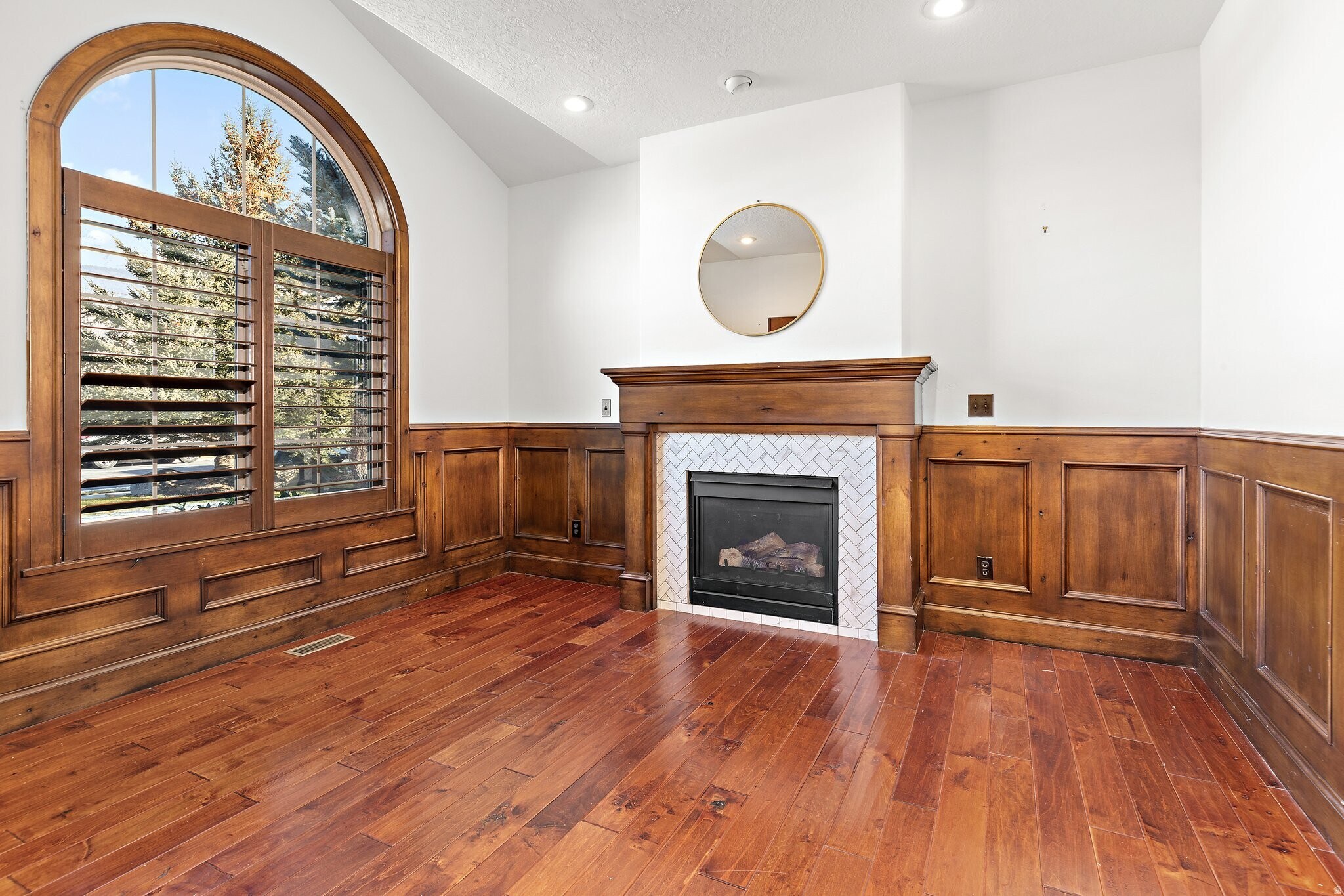 Building Photo - 151 Glacier Lily Dr