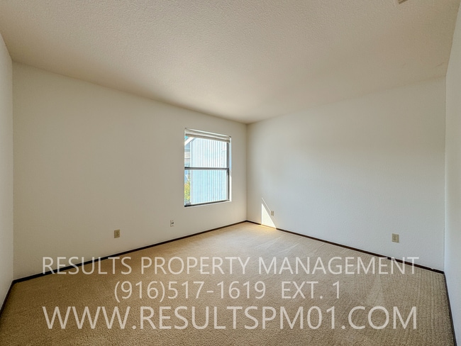 Building Photo - Fantastic Davis!  Two bedroom condo near u...