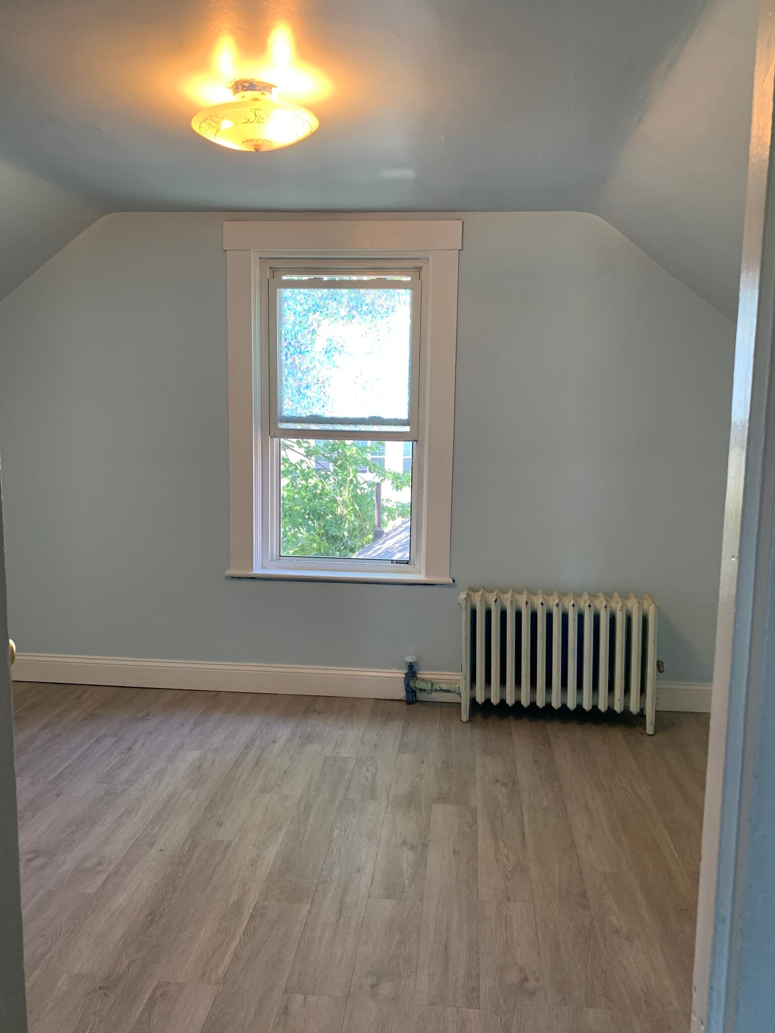 Building Photo - 65 Bacon St