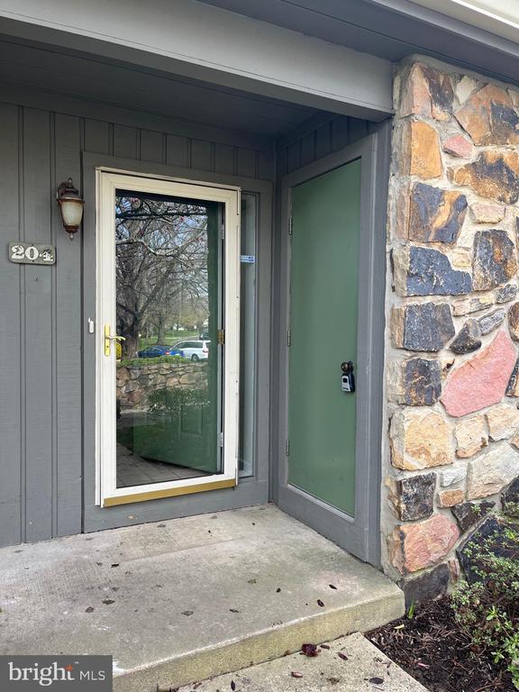 Building Photo - 204 Clover Hill Ct