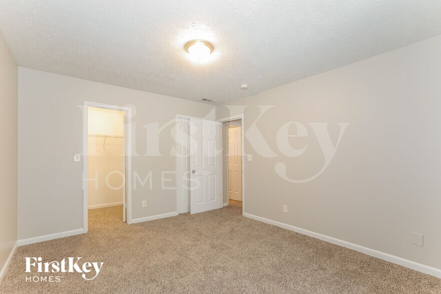 Building Photo - 8606 Sheridan Dr